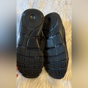 BRAND NEW! UA CHARGED ASSER “9” SIZE-8.5